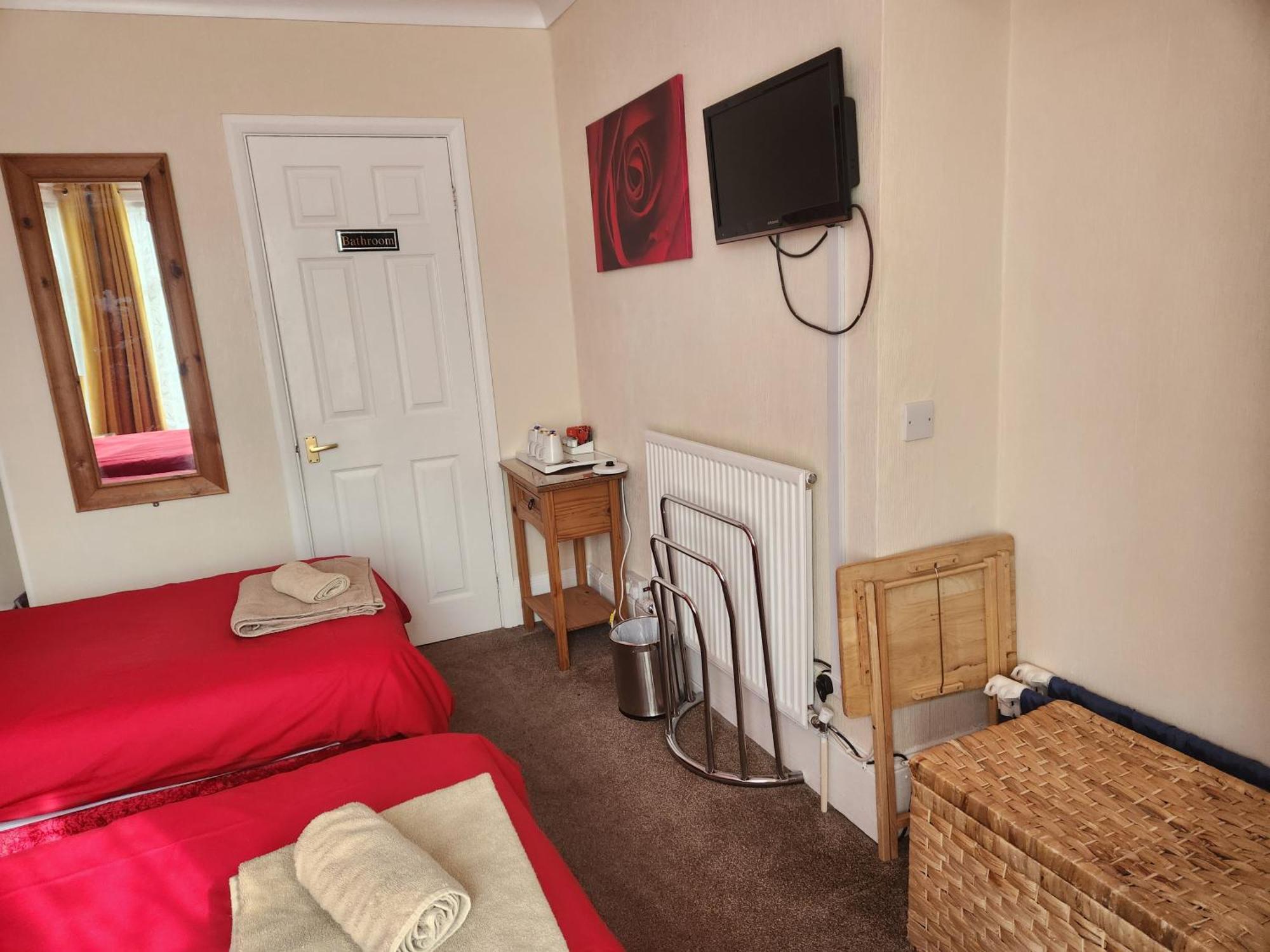 Twin Palms Guesthouse Great Yarmouth Exterior foto