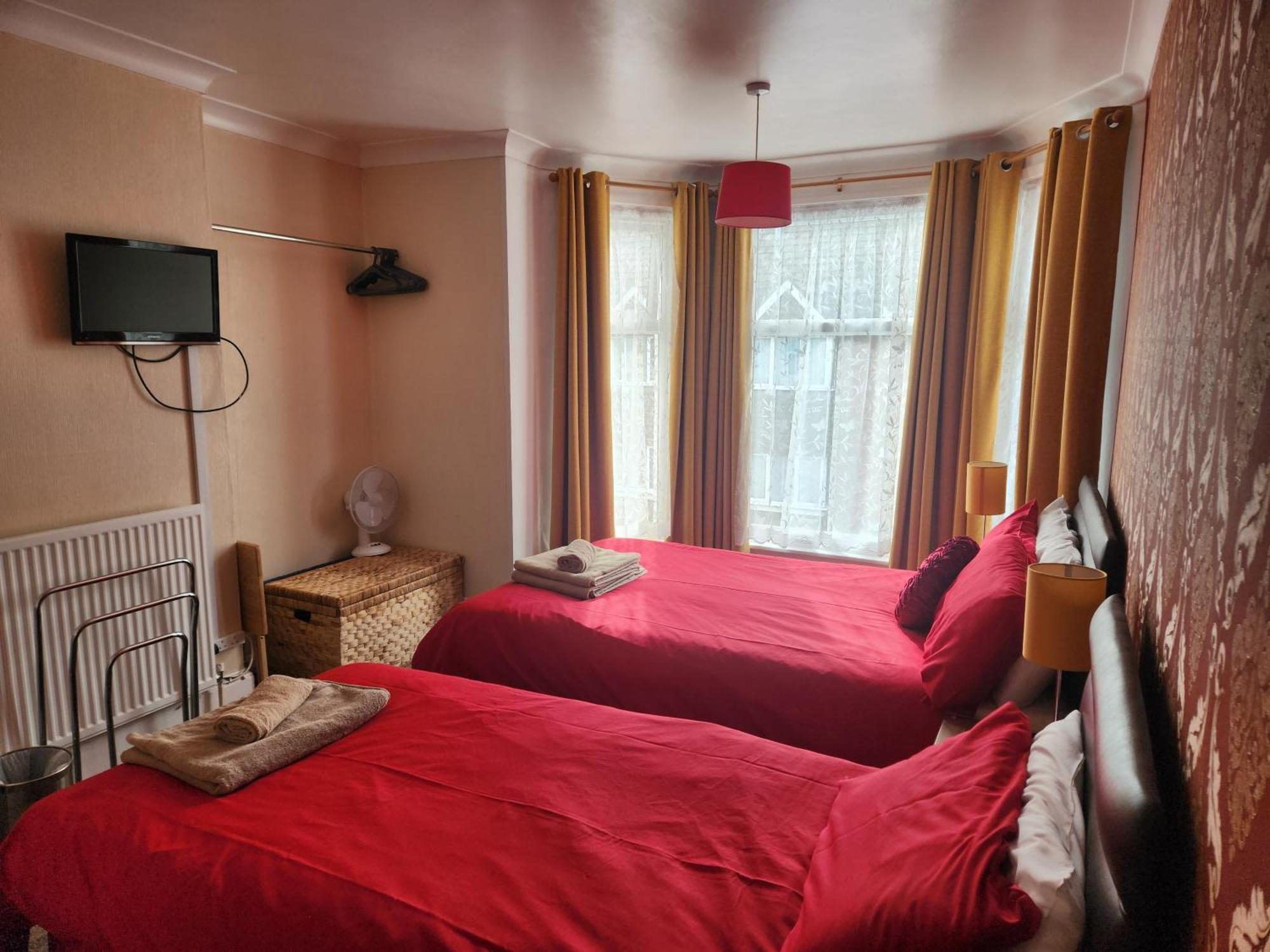 Twin Palms Guesthouse Great Yarmouth Exterior foto